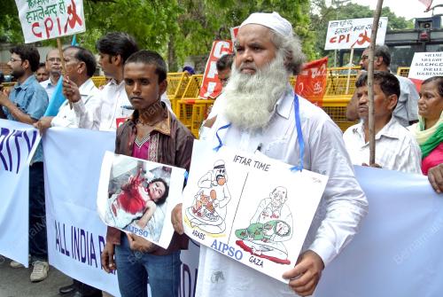 IND02_17072014_PROTEST