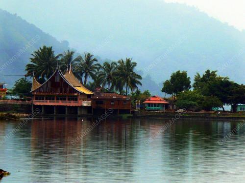 DANAU SINGKARAK