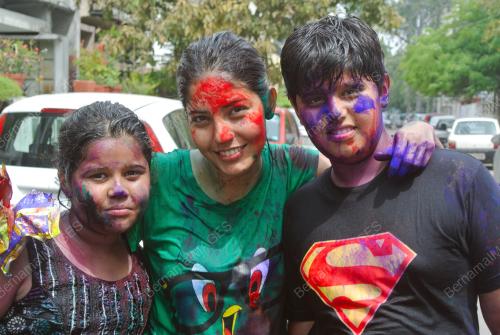 IND02_27032013_HOLI