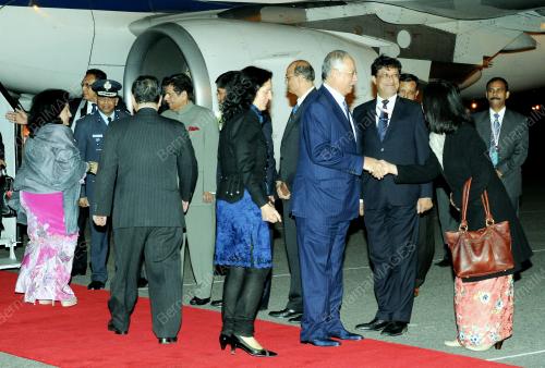IND03_20122012_PM_INDIA
