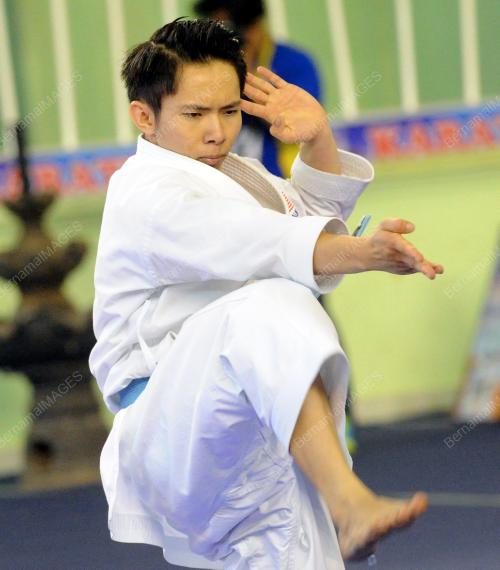 IND04_11122014_KARATE_KATA