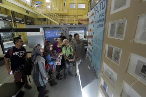 IND05_05052016_MUZIUM_TSUNAMI