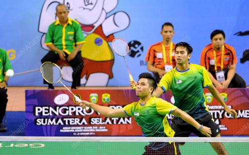 IND05_16122014_BADMINTON_BERGU