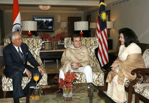MOHD NAJIB TUN ABDUL RAZAK