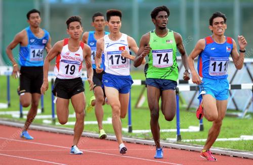 IND11_16122014_800_METER_LELAKI