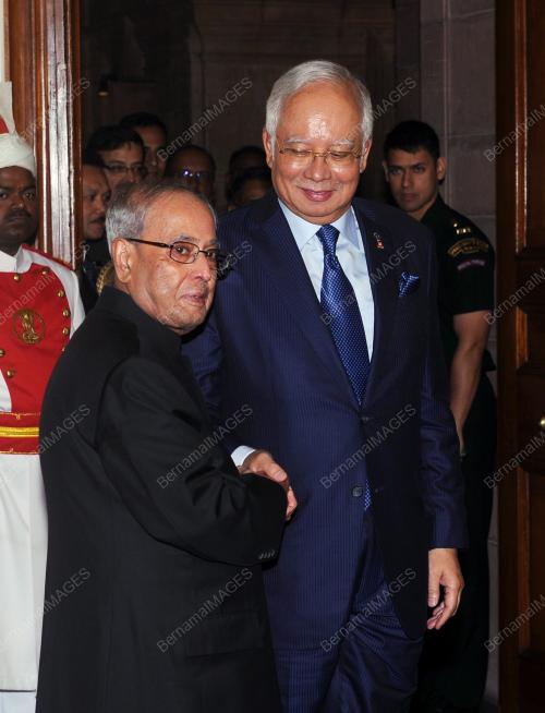 IND12_01042017_PRESIDENT_INDIA