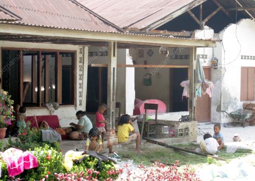 TANAH RUNTUH