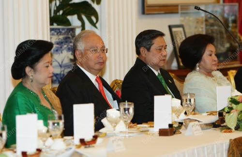 MOHD NAJIB TUN ABDUL RAZAK
