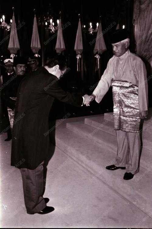 SULTAN AZLAN MUHIBBUDDIN SHAH