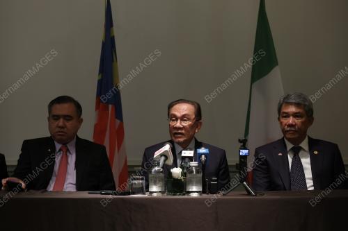 DATUK SERI ANWAR IBRAHIM