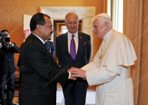 LAWATAN PERDANA MENTERI KE ITALY