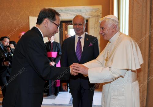 LAWATAN PERDANA MENTERI KE ITALY