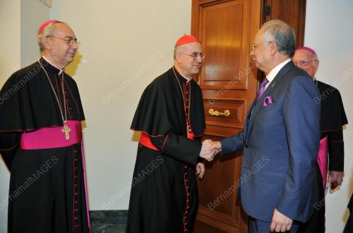 LAWATAN PERDANA MENTERI KE ITALY
