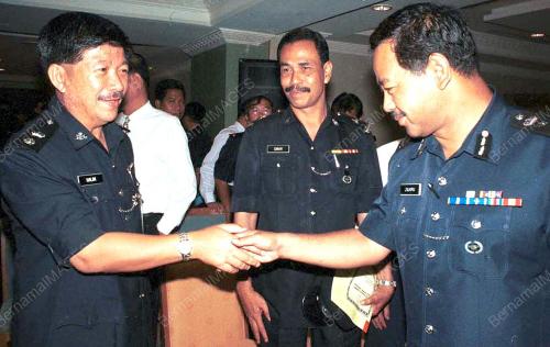 JB01-12_07_2000_PEGAWAI_POLIS_11012016
