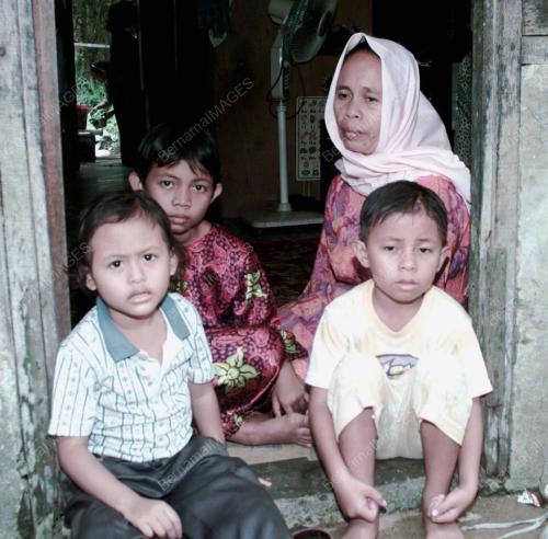 JB01-22_06_2001ANAK_YATIM_27012016