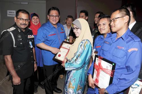 JB012_22082016_LAWATAN