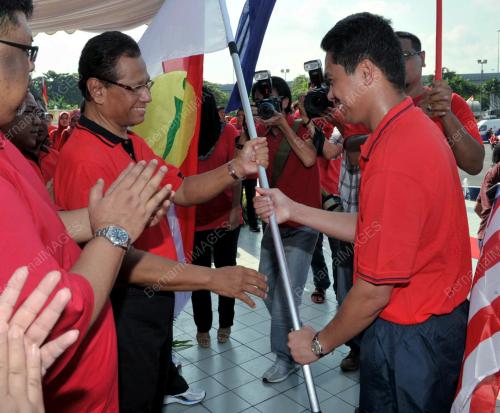 JB01_01052012_LARIAN_UMNO