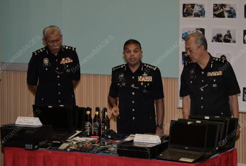 DATUK AYUB KHAN MYDIN PITCHAY
