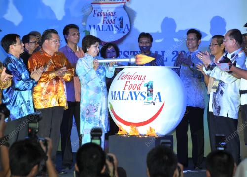 JB01_01122012_PESTA_MAKANAN