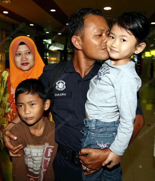 JB01_02042013_POLIS_PULANG