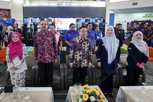 DATUK CHANG LIH KANG