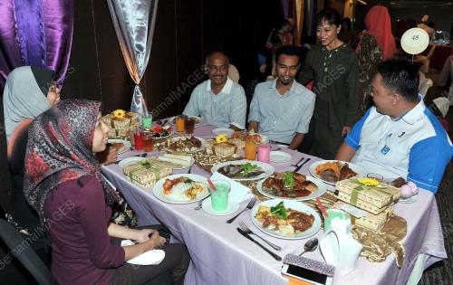 JB01_03082012_MAJLIS_BERBUKA