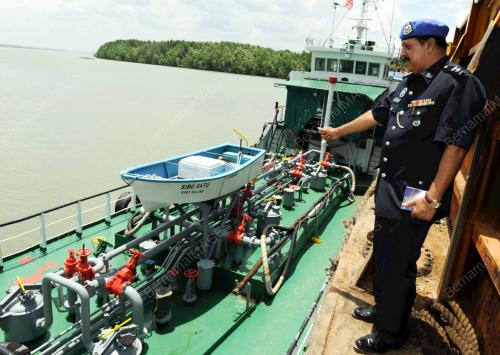 JB01_04032013_MINYAK_DIESEL