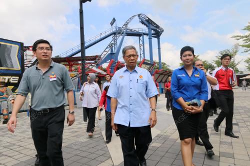 JB01_04052015_MUSTAPA_LEGO