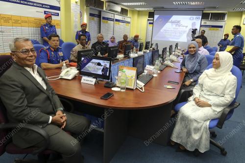 DATUK SERI MOHD REDZUAN MD YUSOF