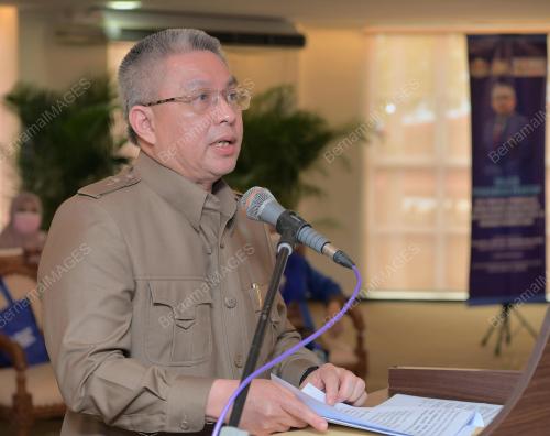 DATUK SERI DR ADHAM BABA