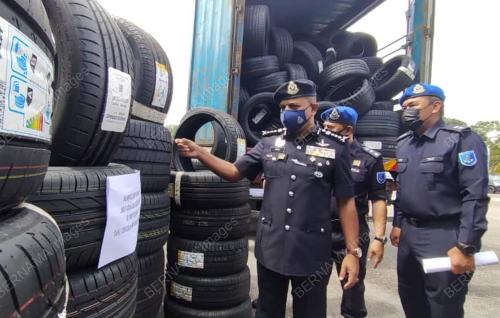 DATUK AYOB KHAN MYDIN PITCHAY