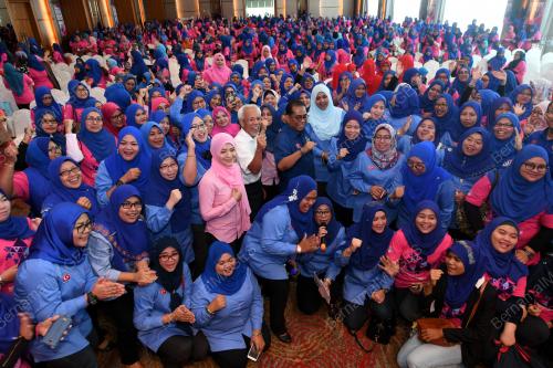 JB01_05112017_PUTERI_UMNO