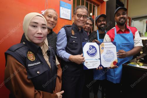 DATUK SERI DR DZULKEFLY AHMAD 
