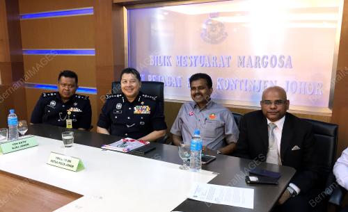 JB01_07032017_MIC_POLIS