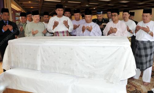 JB01_07072014_TUNKU_OSMAN