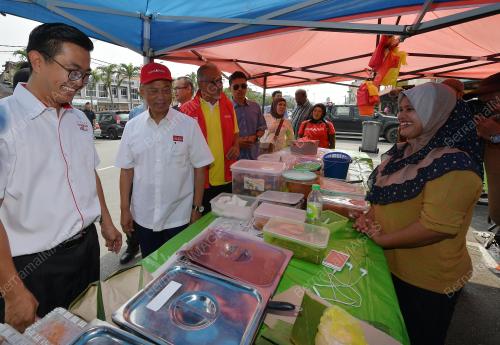 JB01_07112019_TSMY_WALKABOUT