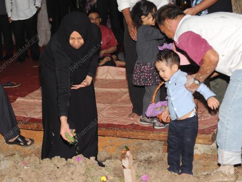 JB01_08022016_BUNGA_PUSARA