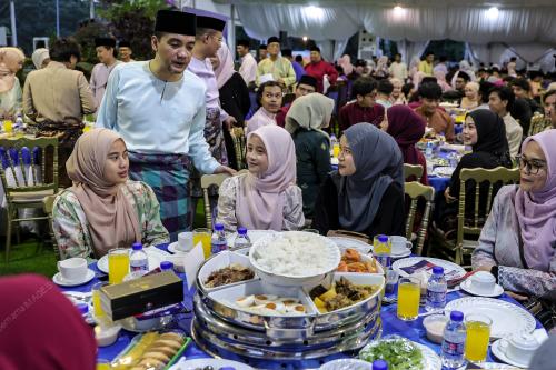 DATUK ONN HAFIZ GHAZI