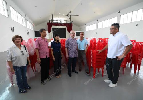 DATUK SERI DR WEE KA SIONG