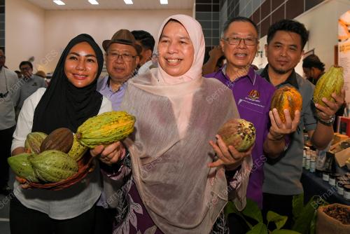 DATUK ZURAIDAH KAMARUDDIN
