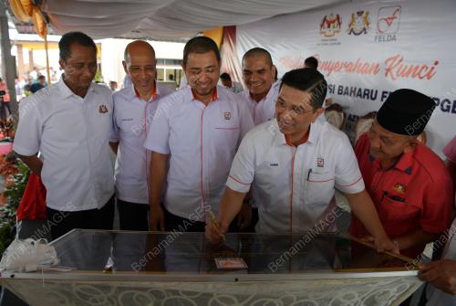 DATUK SERI MOHAMED AZMIN ALI
