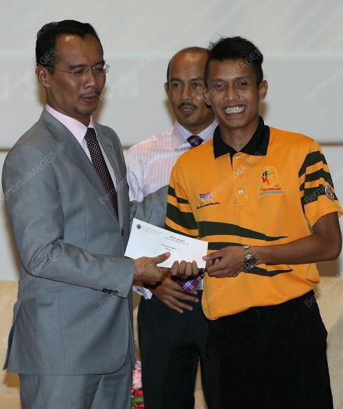 DATUK ZULKURNAIN KAMISAN