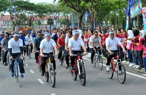 JB01_10032012_PM_BERBASIKAL