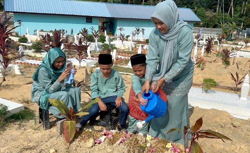 ZIARAH PUSARA BELLA