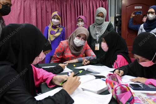 DATUK RINA MOHD HARUN