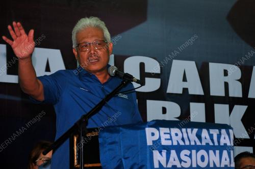 DATUK SERI HAMZAH ZAINUDDIN