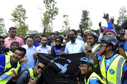KHAIRY JAMALUDDIN