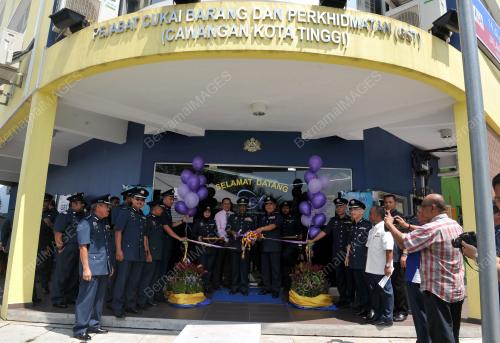 JB01_13092017_PEJABAT_GST_KASTAM_BN201709125315