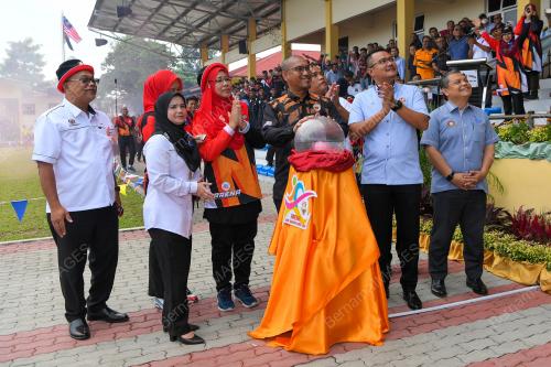 DATUK SERI AHMAD FAIZAL AZUMU 