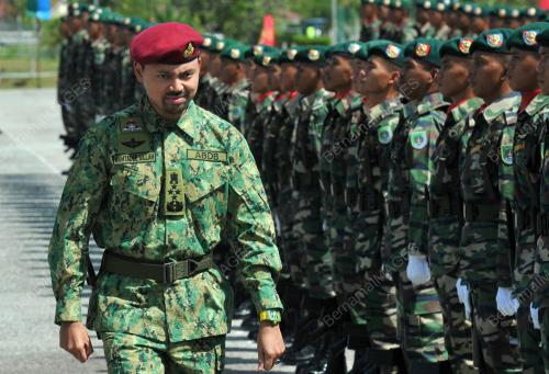 JB01_13112013_BERET_HIJAU